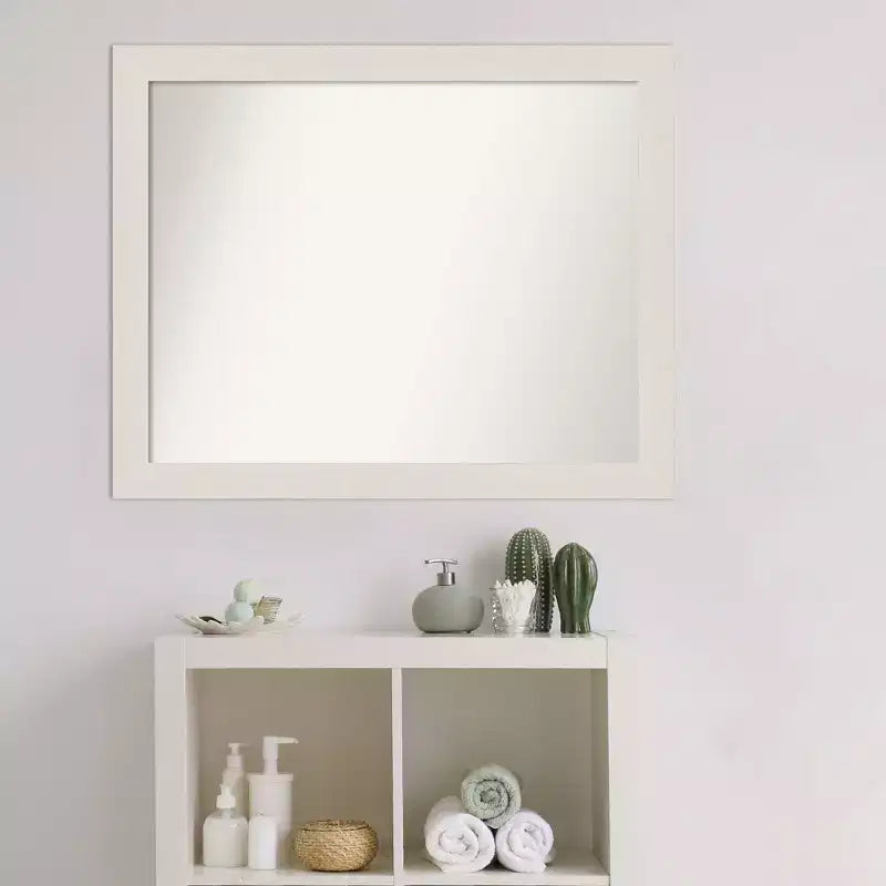 Miroir mural étroit de salle de bain en planches rustiques blanches 32"x26"