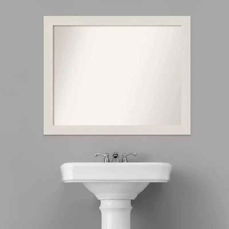 Miroir mural étroit de salle de bain en planches rustiques blanches 32"x26"