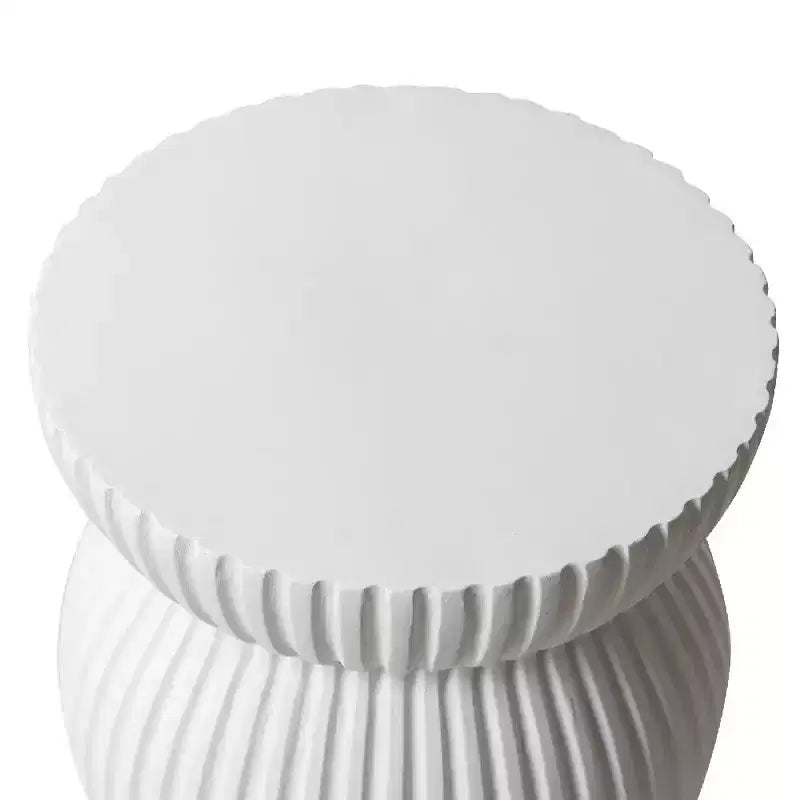 Table d'appoint sablier moderne cannelée en fibrestone, noire
