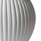 Table d'appoint sablier moderne cannelée en fibrestone, noire