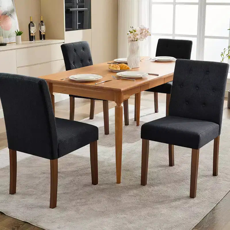 Chaise de salle à manger à piètement en bois