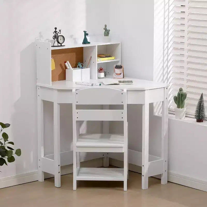 Bureau et chaise pour enfants avec étagère et tableau d'affichage