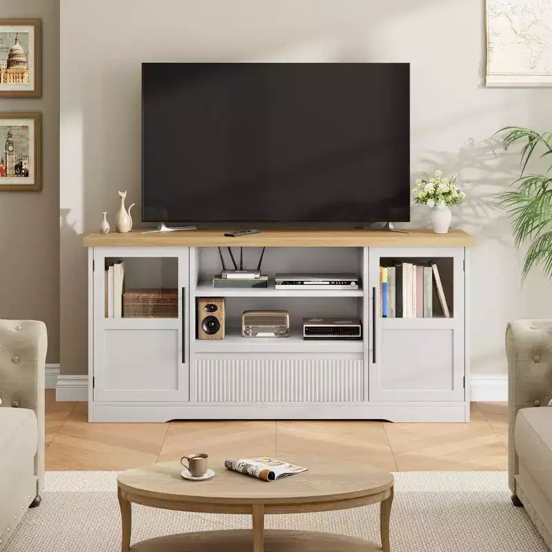 Meuble TV 63 pouces pour téléviseurs 75 pouces avec placards vitrés et étagères ouvertes, console multimédia moderne de style ferme avec gestion des câbles pour le salon
